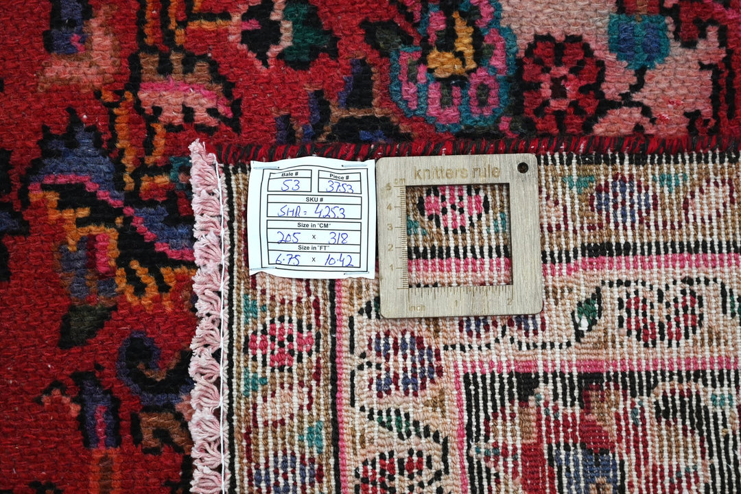 Large rug 6' 9" x 10' 5"
