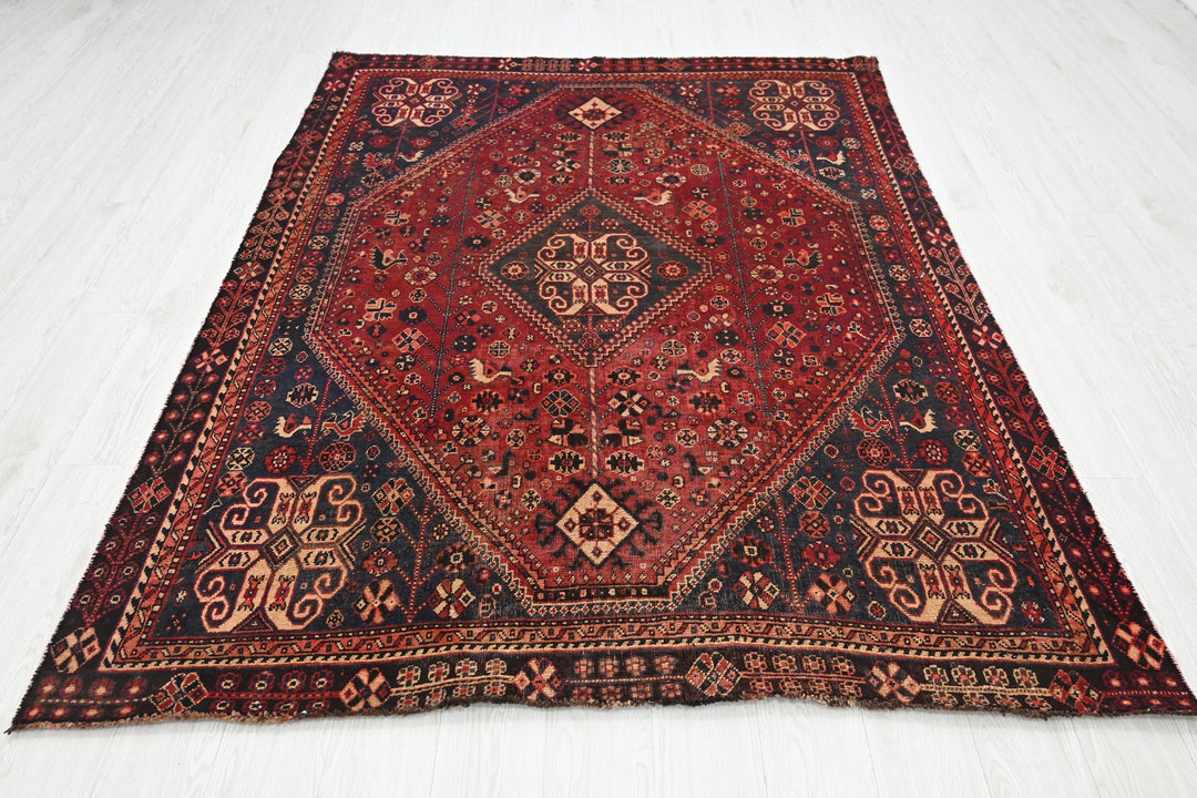 Medium rug 5' 9" x 7' 6"
