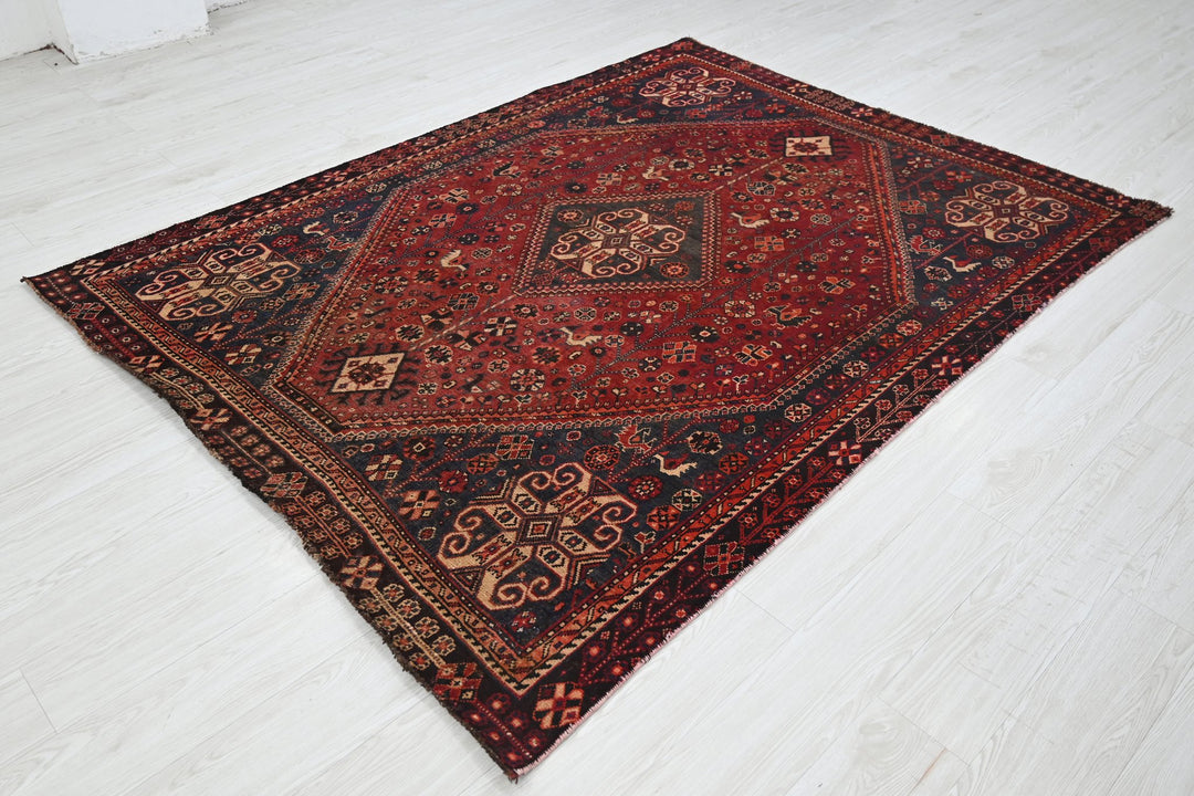 Medium rug 5' 9" x 7' 6"