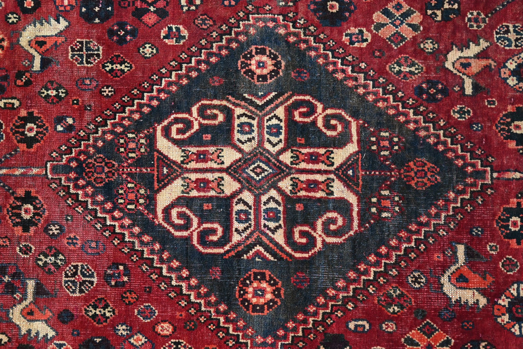Medium rug 5' 9" x 7' 6"