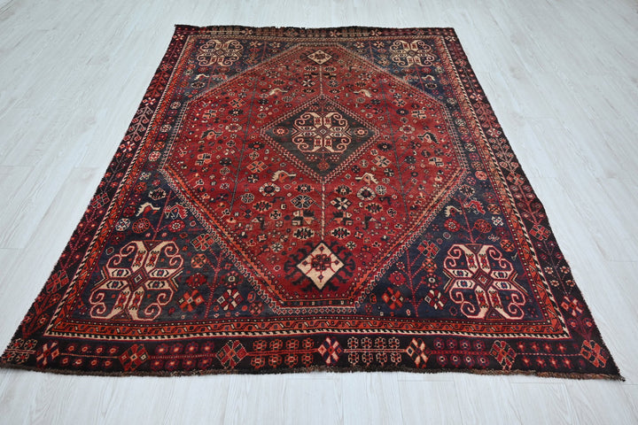 Medium rug 5' 9" x 7' 6"