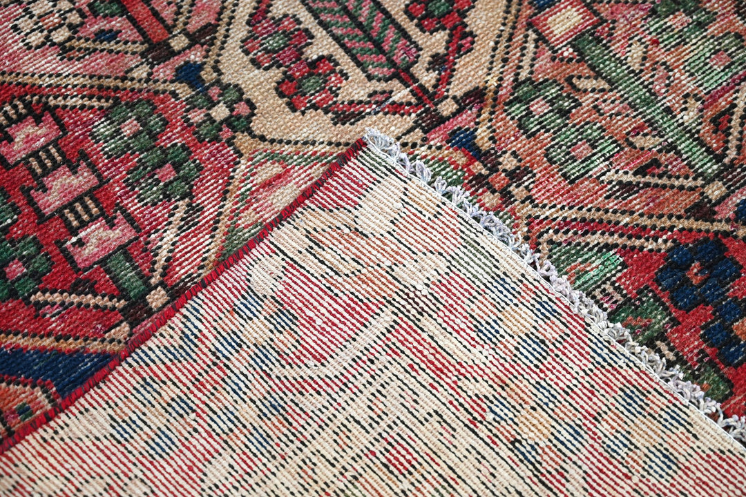 Medium rug 6' 5" x 9' 5"