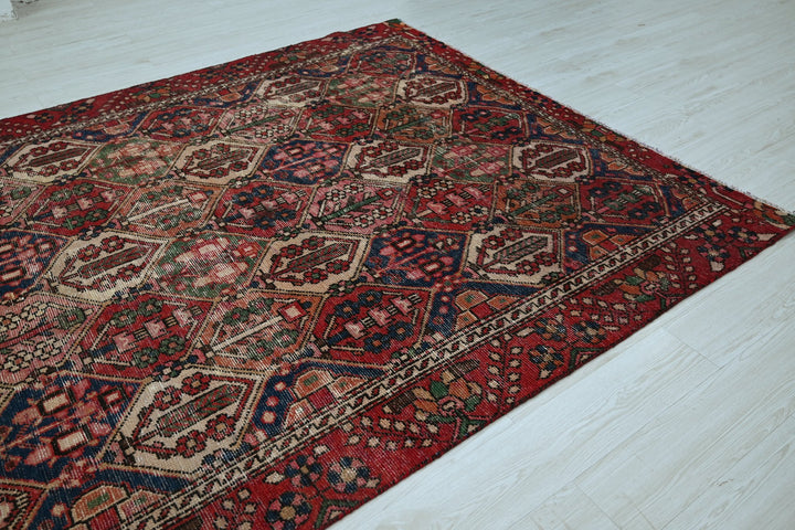 Medium rug 6' 5" x 9' 5"