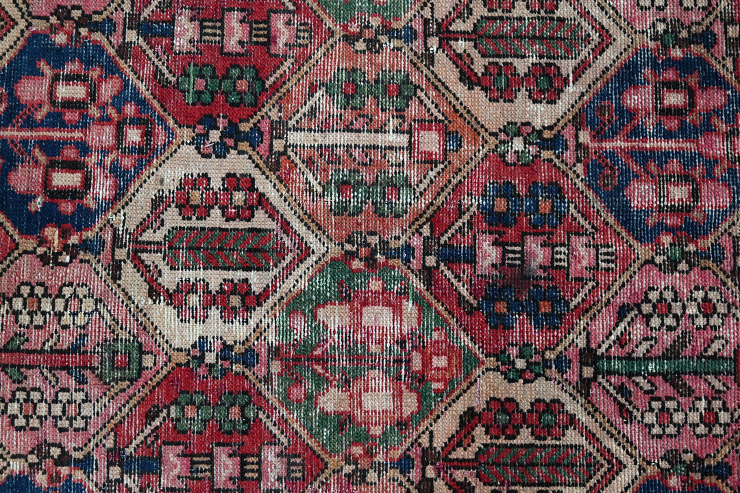 Medium rug 6' 5" x 9' 5"