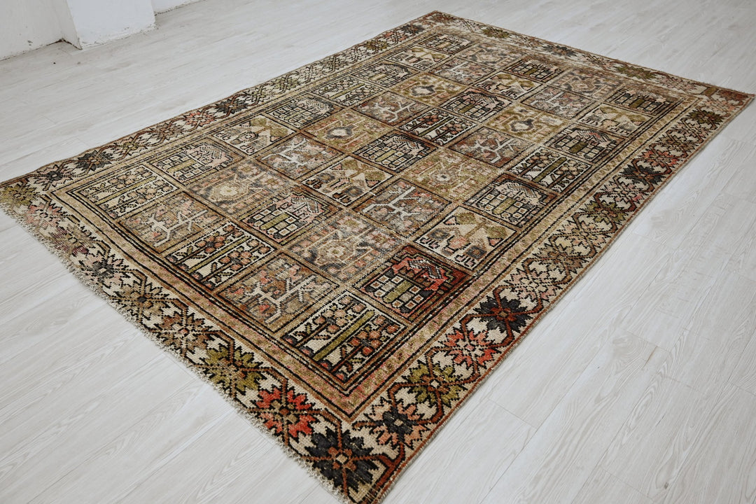 brown Medium rug 6' 3" x 9' 2"
