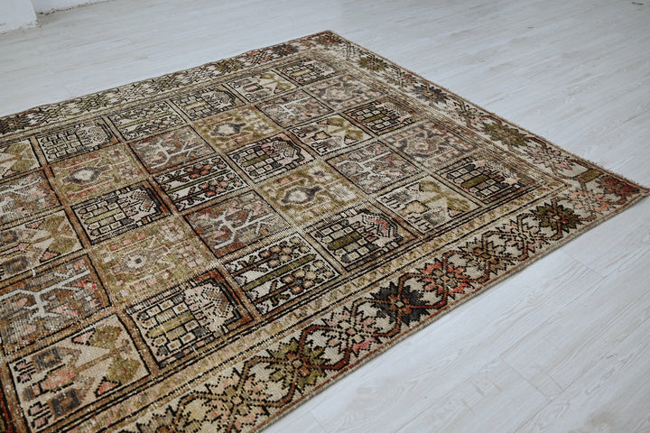 brown Medium rug 6' 3" x 9' 2"