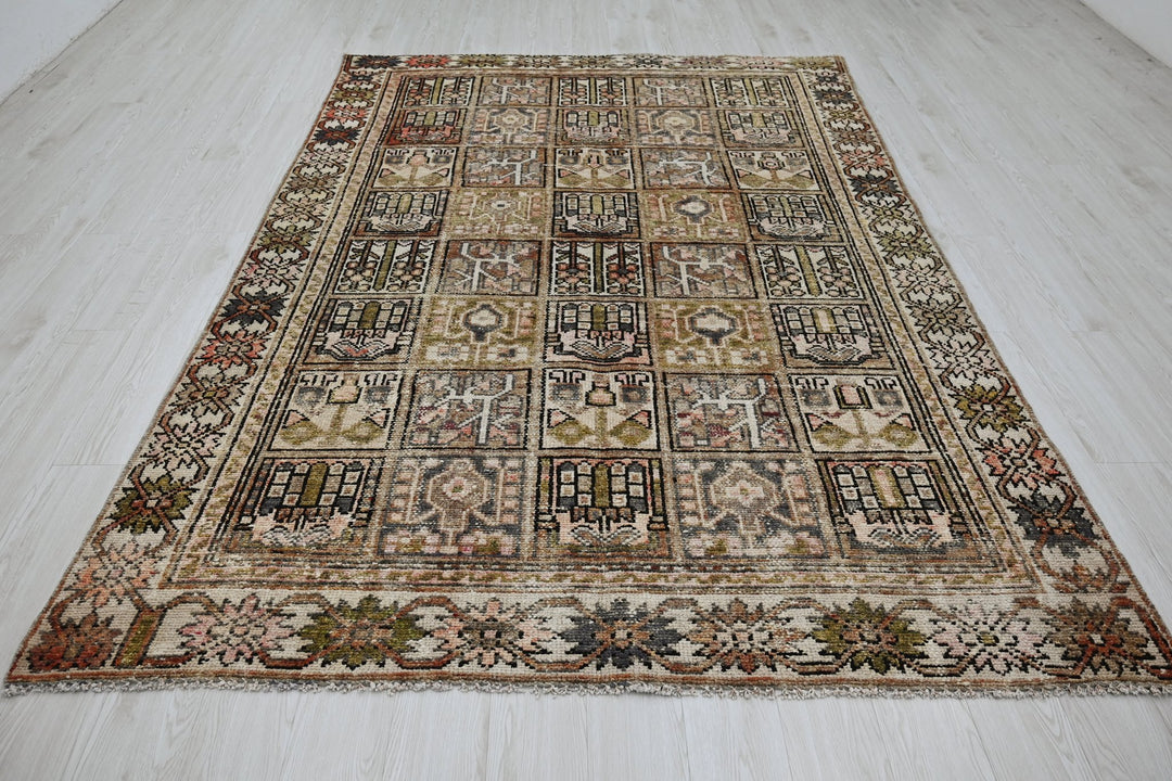 brown Medium rug 6' 3" x 9' 2"