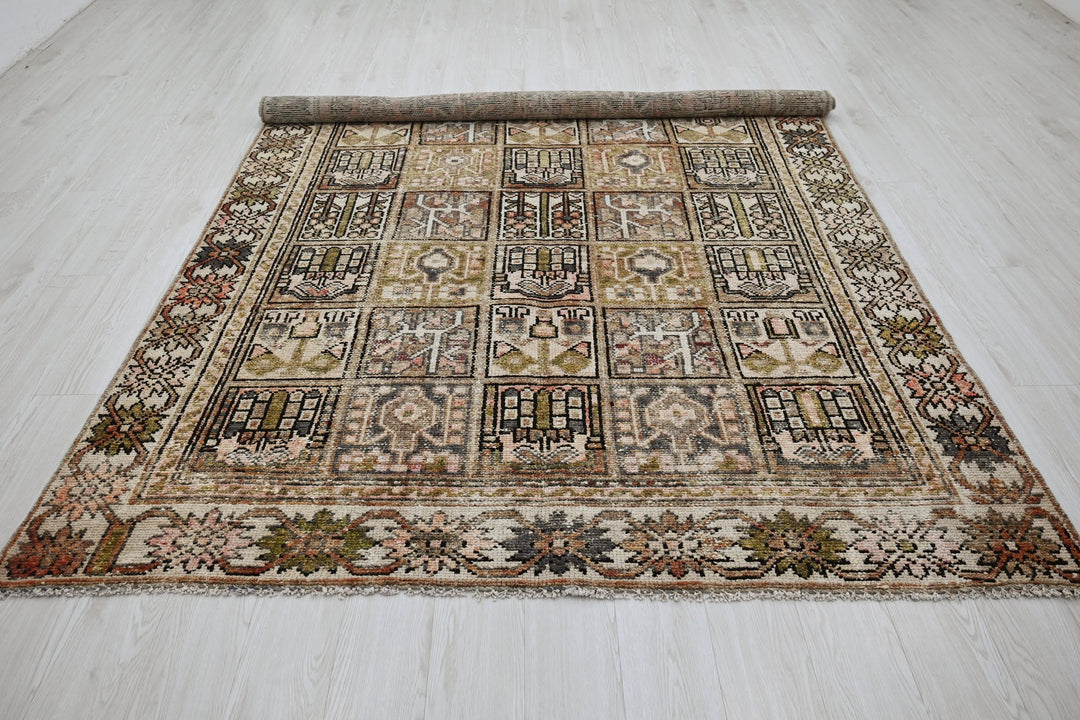 brown Medium rug 6' 3" x 9' 2"