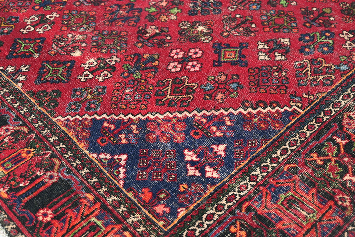 red Large rug 7' 0" x 9' 10"