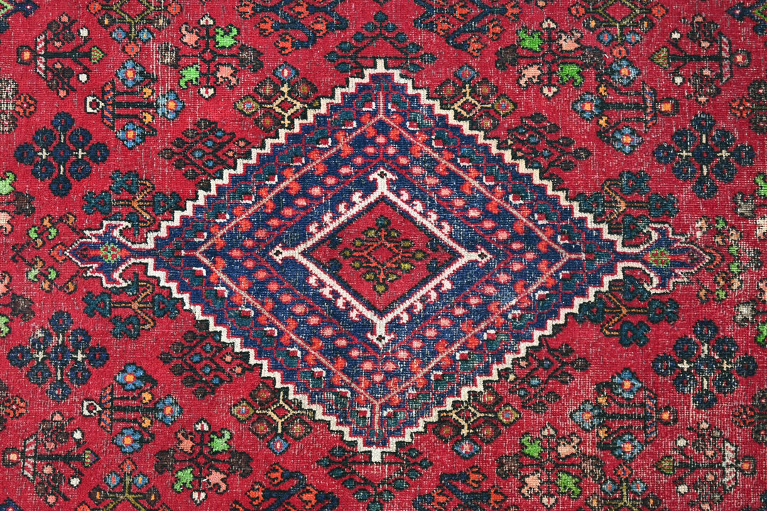 red Large rug 7' 0" x 9' 10"