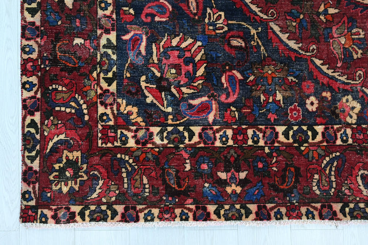 red Large rug 6' 7" x 10' 1"