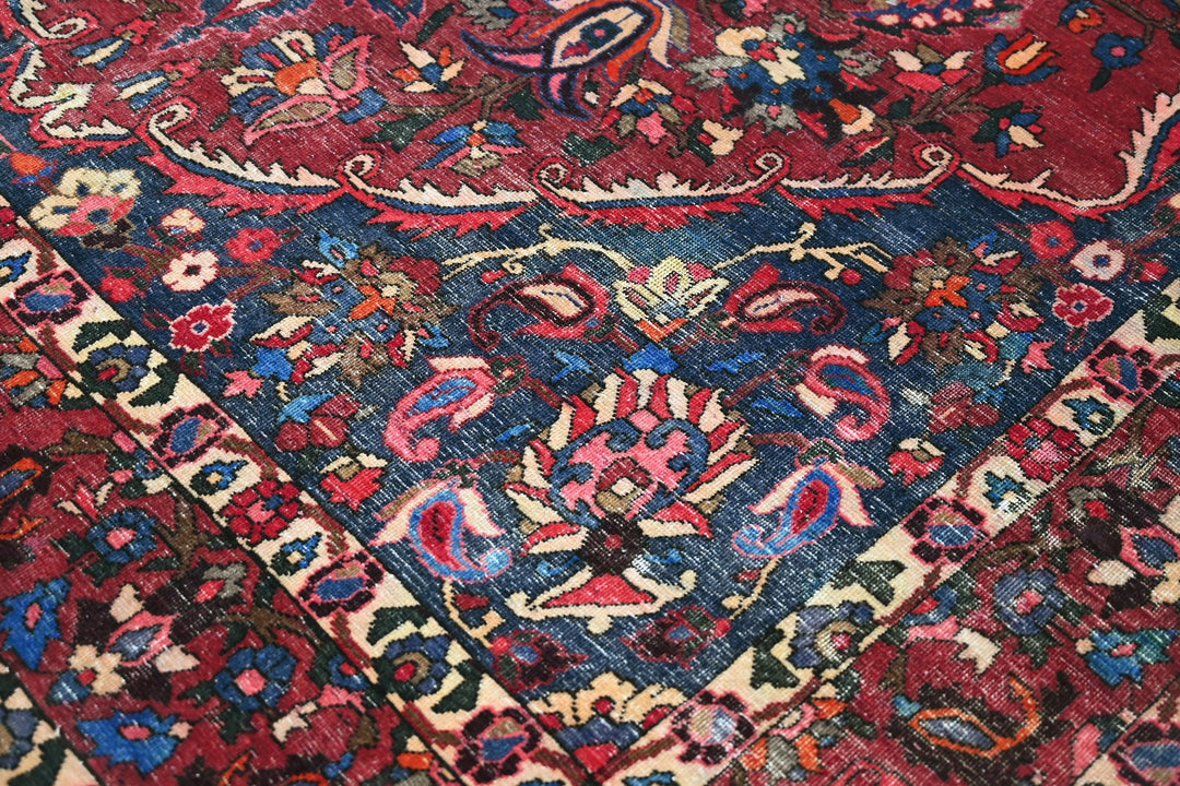 red Large rug 6' 7" x 10' 1"
