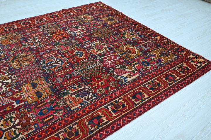 red Large rug 7' 3" x 9' 1"