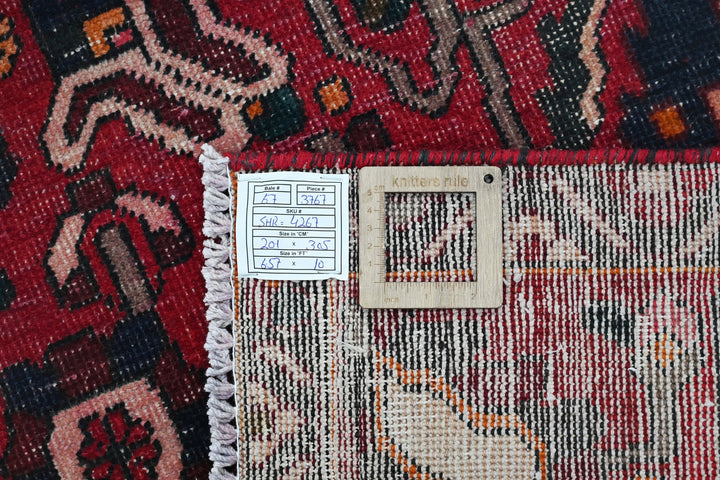 red Large rug 6' 7" x 10' 0"