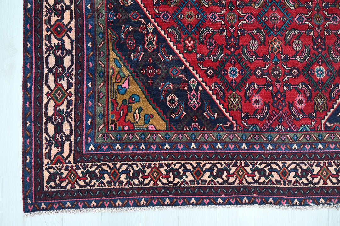 Large rug 6' 9" x 9' 10"