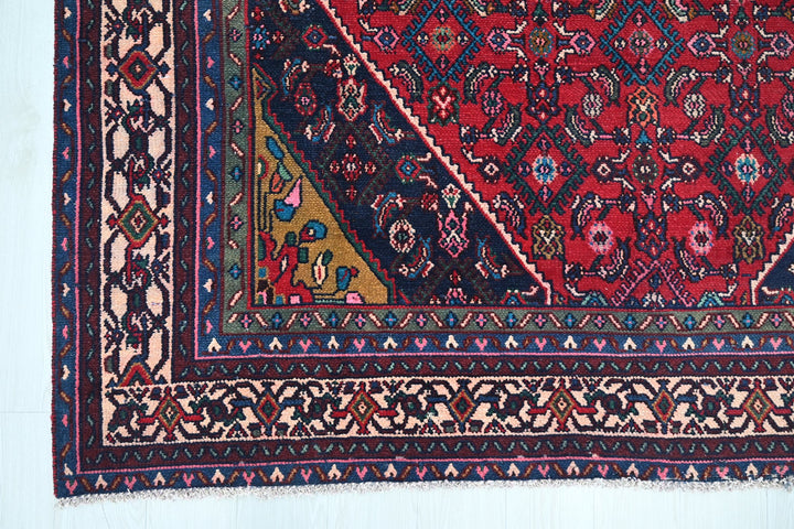 Large rug 6' 9" x 9' 10"
