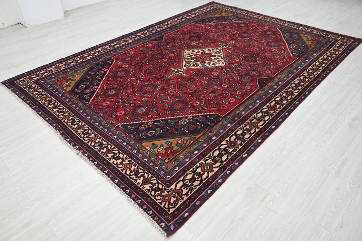Large rug 6' 9" x 9' 10"