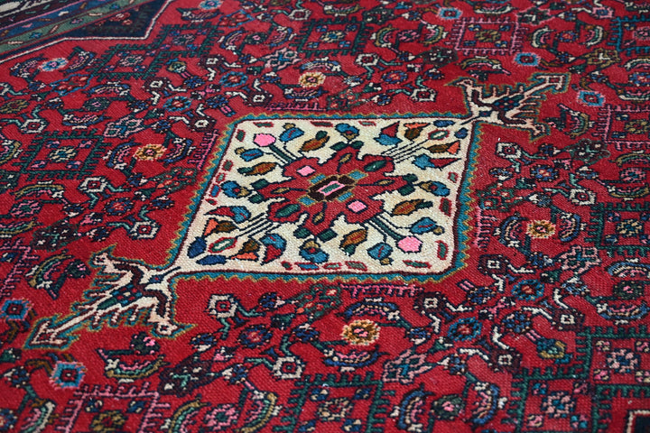 Large rug 6' 9" x 9' 10"
