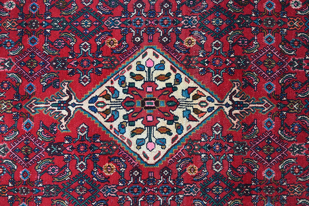 Large rug 6' 9" x 9' 10"