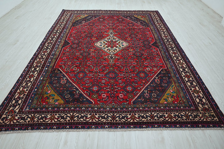 Large rug 6' 9" x 9' 10"