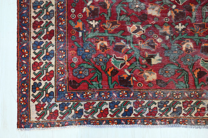 Large rug 6' 7" x 9' 5"
