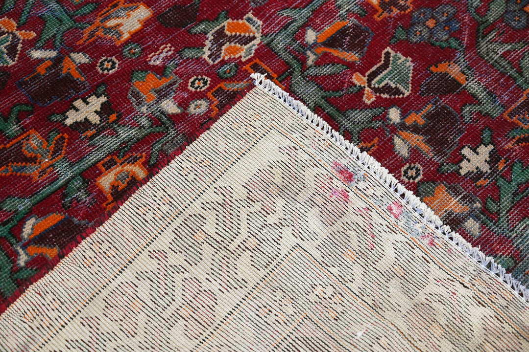 Large rug 6' 7" x 9' 5"