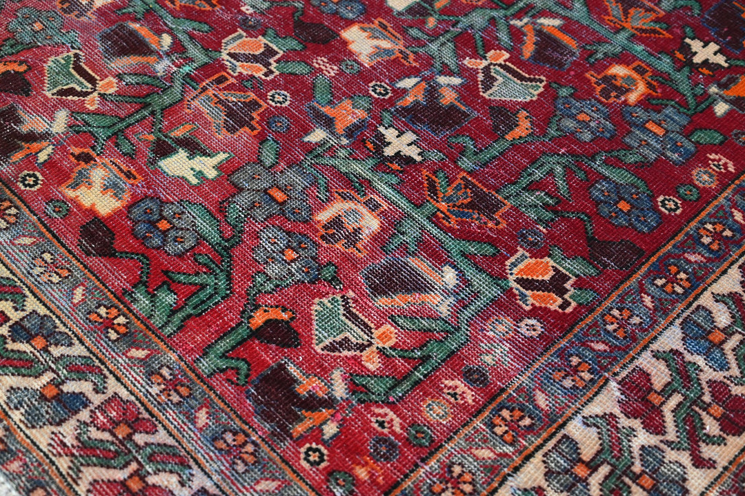 Large rug 6' 7" x 9' 5"