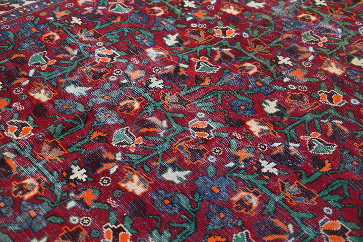 Large rug 6' 7" x 9' 5"