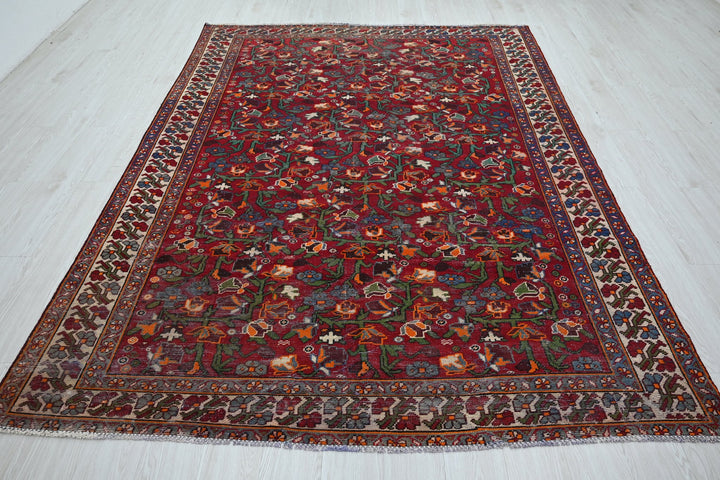 Large rug 6' 7" x 9' 5"
