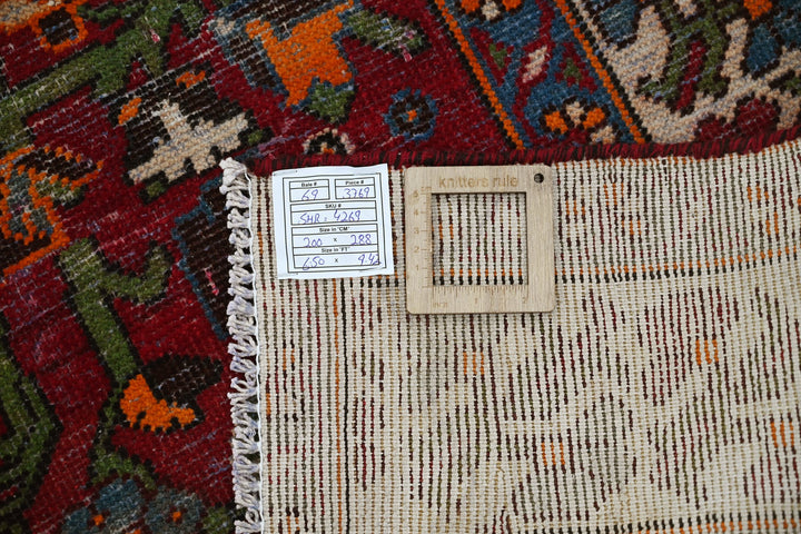Large rug 6' 7" x 9' 5"