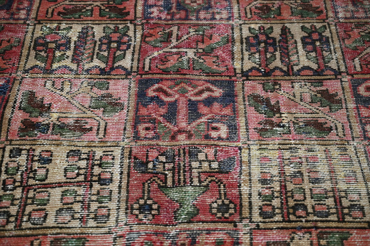 Medium rug 6' 0" x 8' 10"