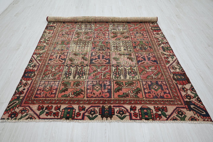 Medium rug 6' 0" x 8' 10"