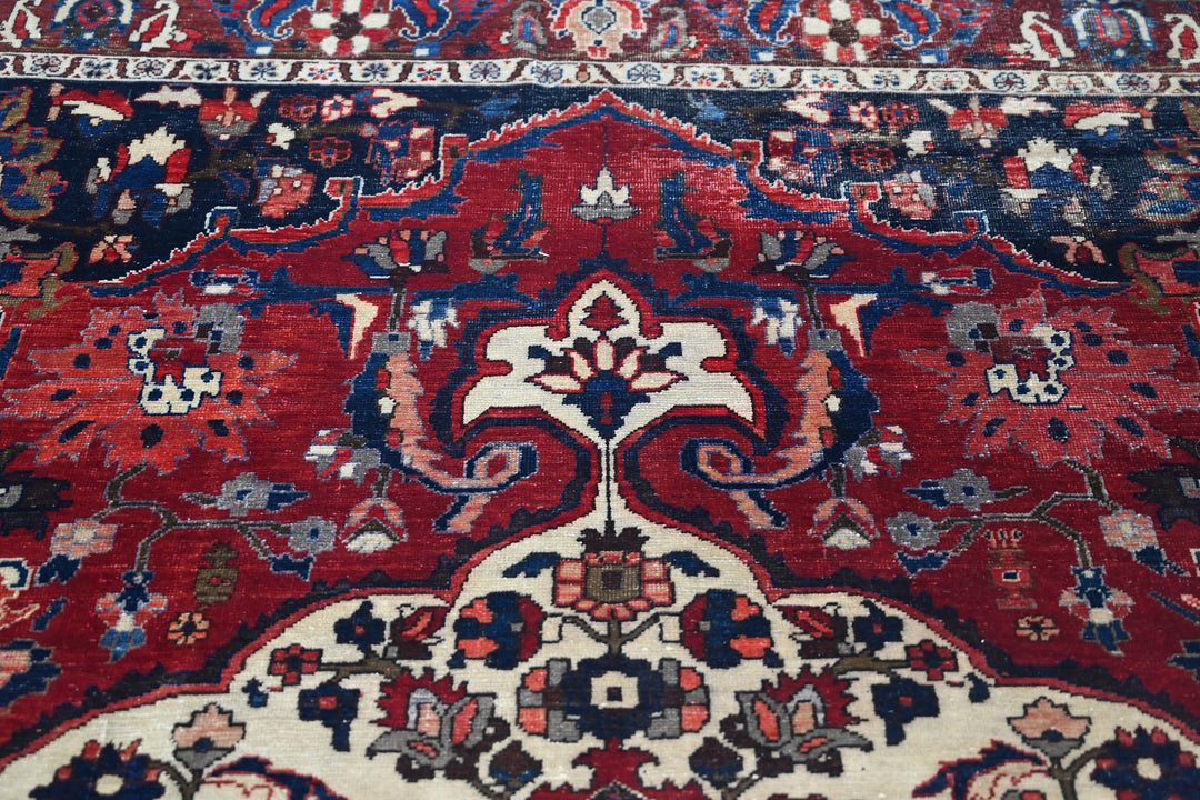 Large rug 6' 8" x 9' 10"