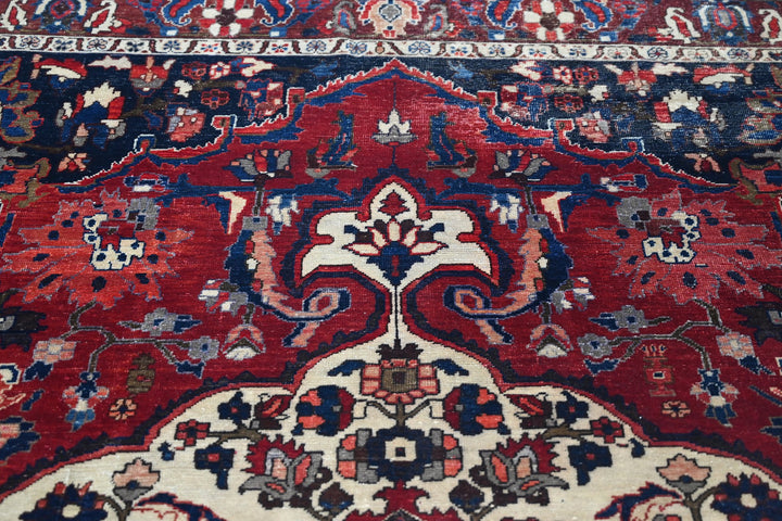 Large rug 6' 8" x 9' 10"