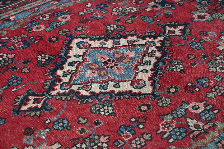 Large rug 6' 8" x 9' 6"