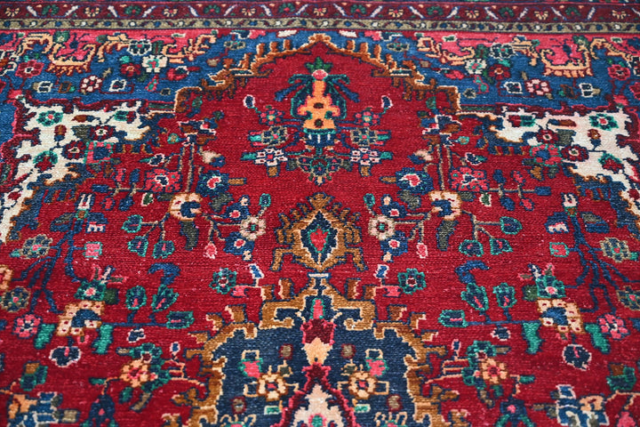 Large rug 6' 10" x 10' 1"