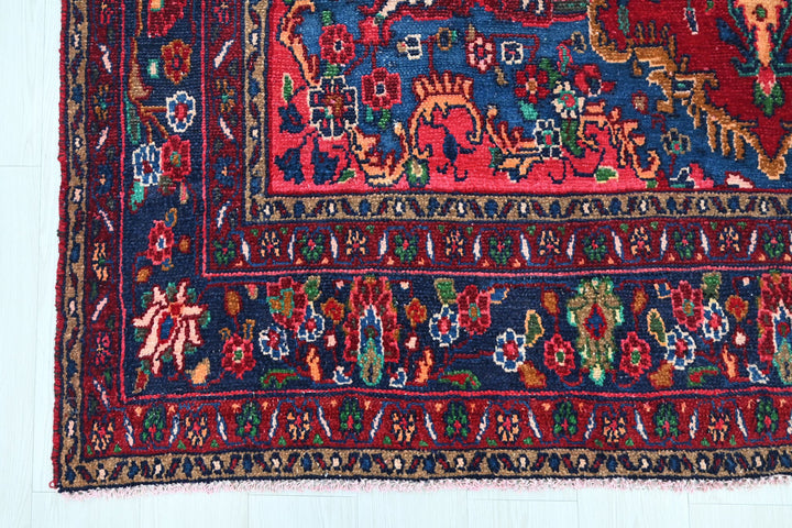 Large rug 6' 10" x 10' 1"