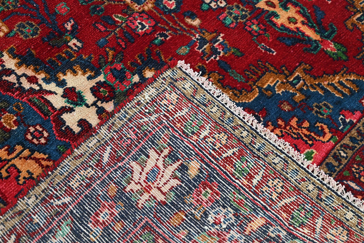Large rug 6' 10" x 10' 1"