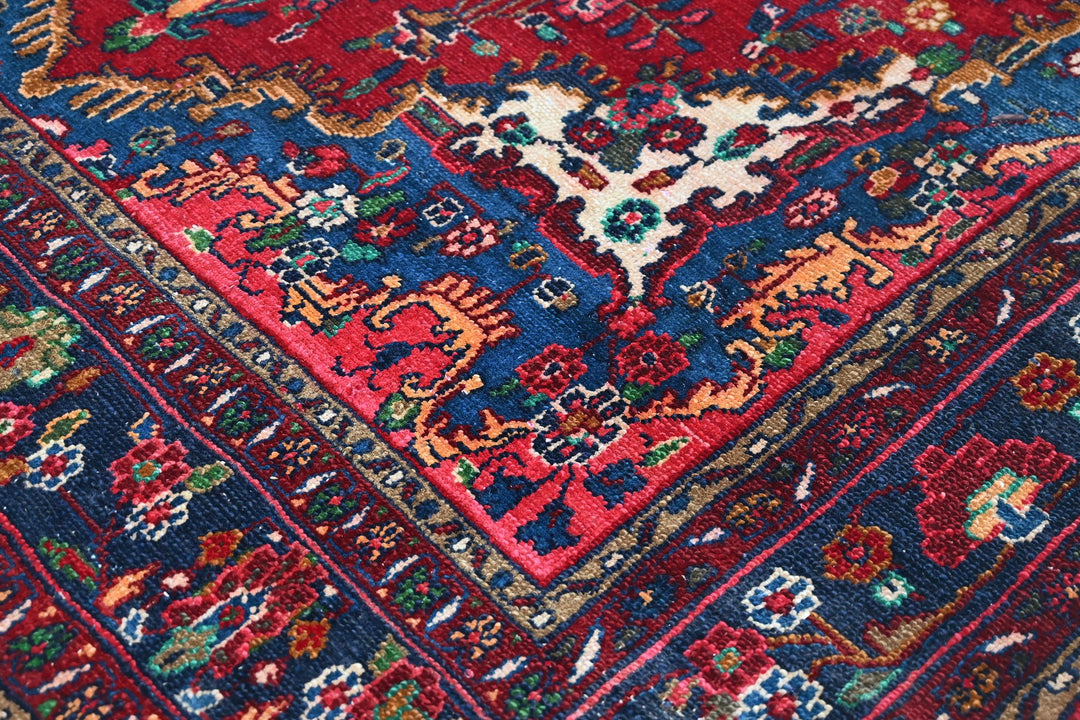 Large rug 6' 10" x 10' 1"