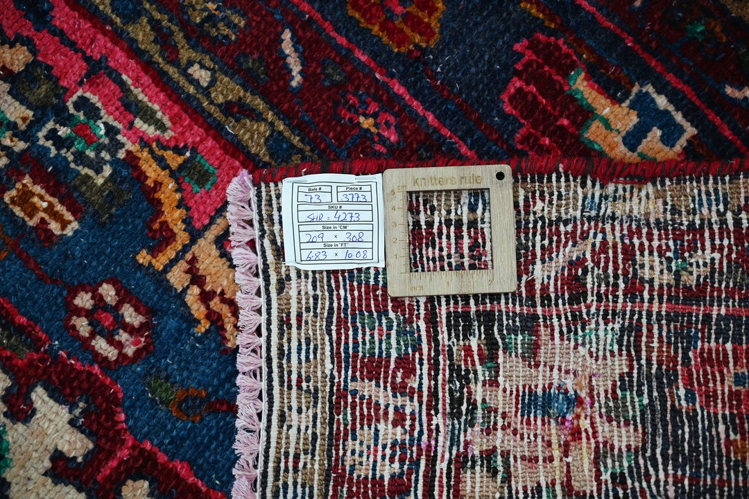 Large rug 6' 10" x 10' 1"