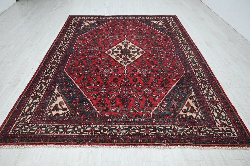 Large rug 6' 11" x 9' 8"