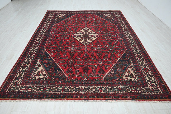 Large rug 6' 11" x 9' 8"