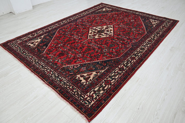 Large rug 6' 11" x 9' 8"