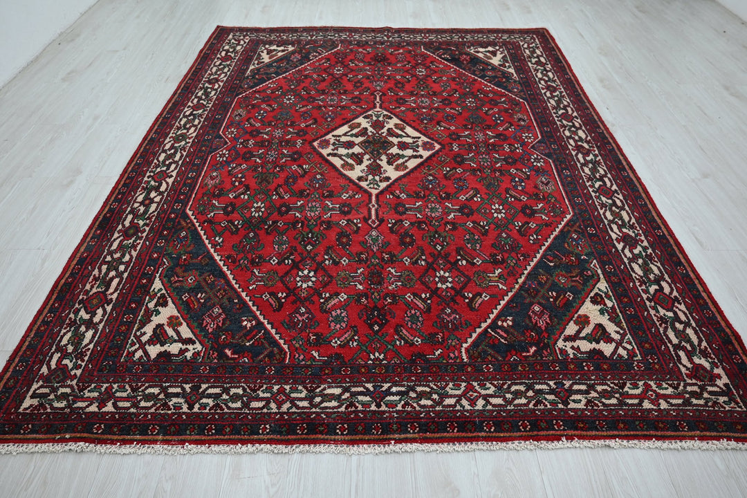 Large rug 6' 11" x 9' 8"