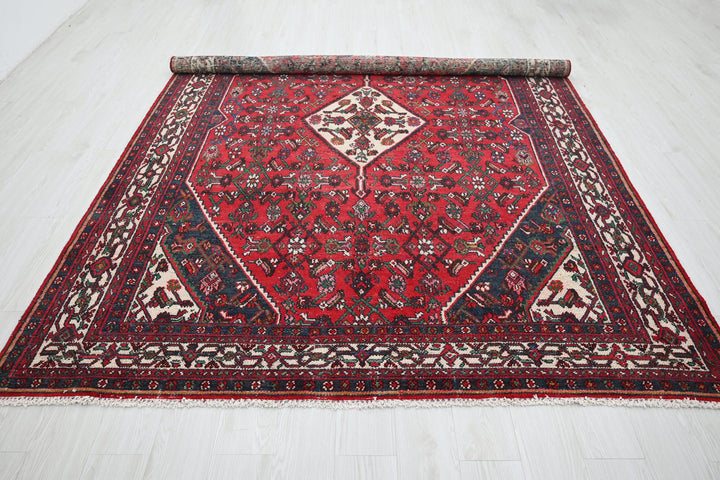 Large rug 6' 11" x 9' 8"
