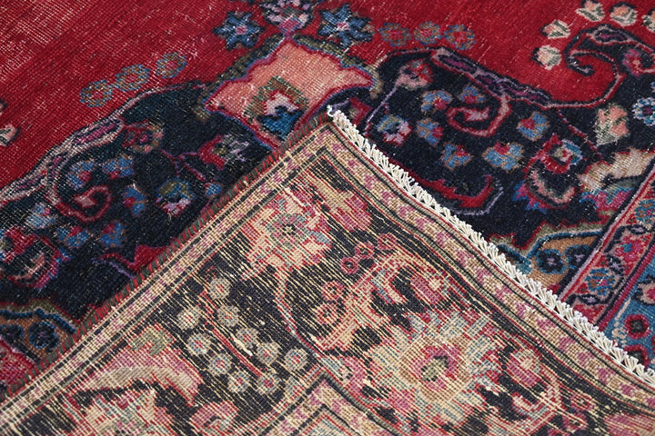 red Large rug 7' 3" x 10' 0"