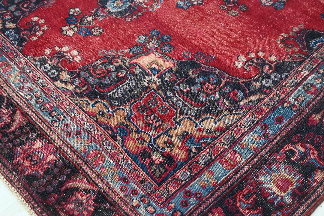 red Large rug 7' 3" x 10' 0"