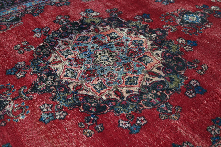 red Large rug 7' 3" x 10' 0"