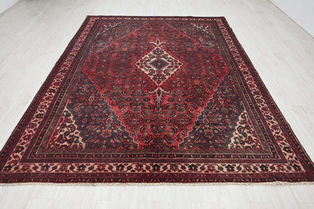 Large rug 6' 9" x 9' 8"