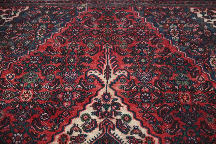 Large rug 6' 9" x 9' 8"